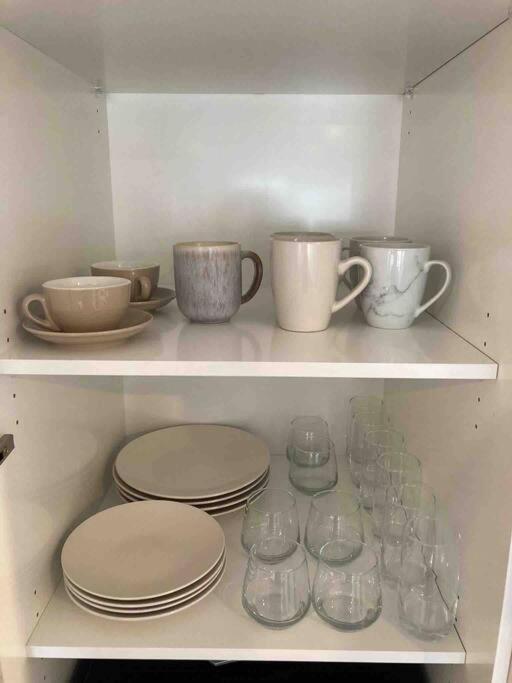 Cheerful 2 Bedroom Townhouse In Addington! 크라이스트처치 외부 사진