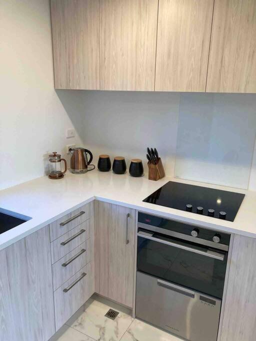 Cheerful 2 Bedroom Townhouse In Addington! 크라이스트처치 외부 사진