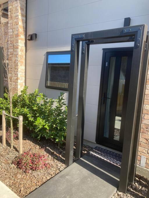 Cheerful 2 Bedroom Townhouse In Addington! 크라이스트처치 외부 사진
