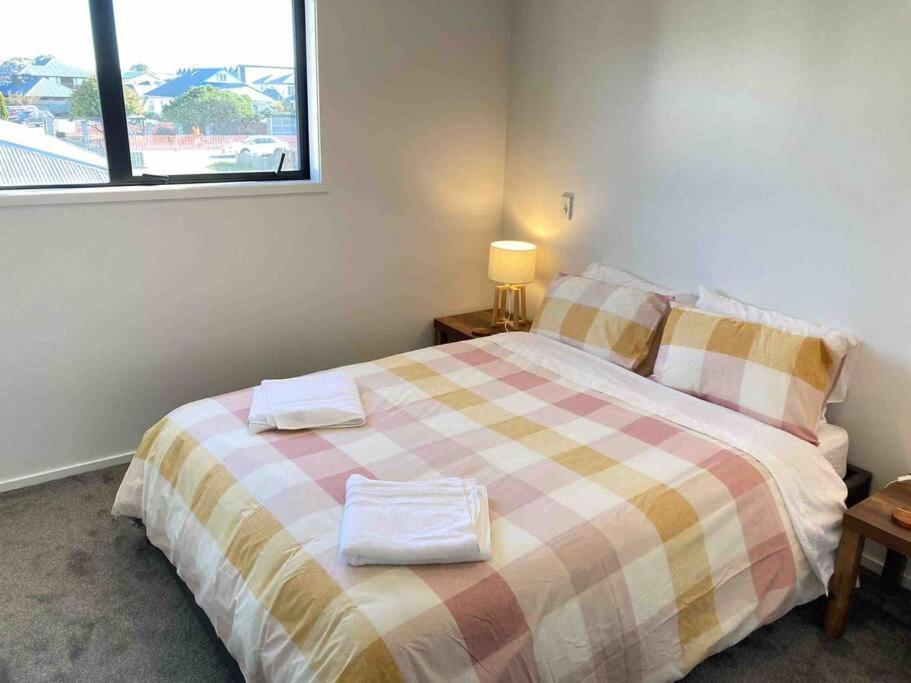 Cheerful 2 Bedroom Townhouse In Addington! 크라이스트처치 외부 사진