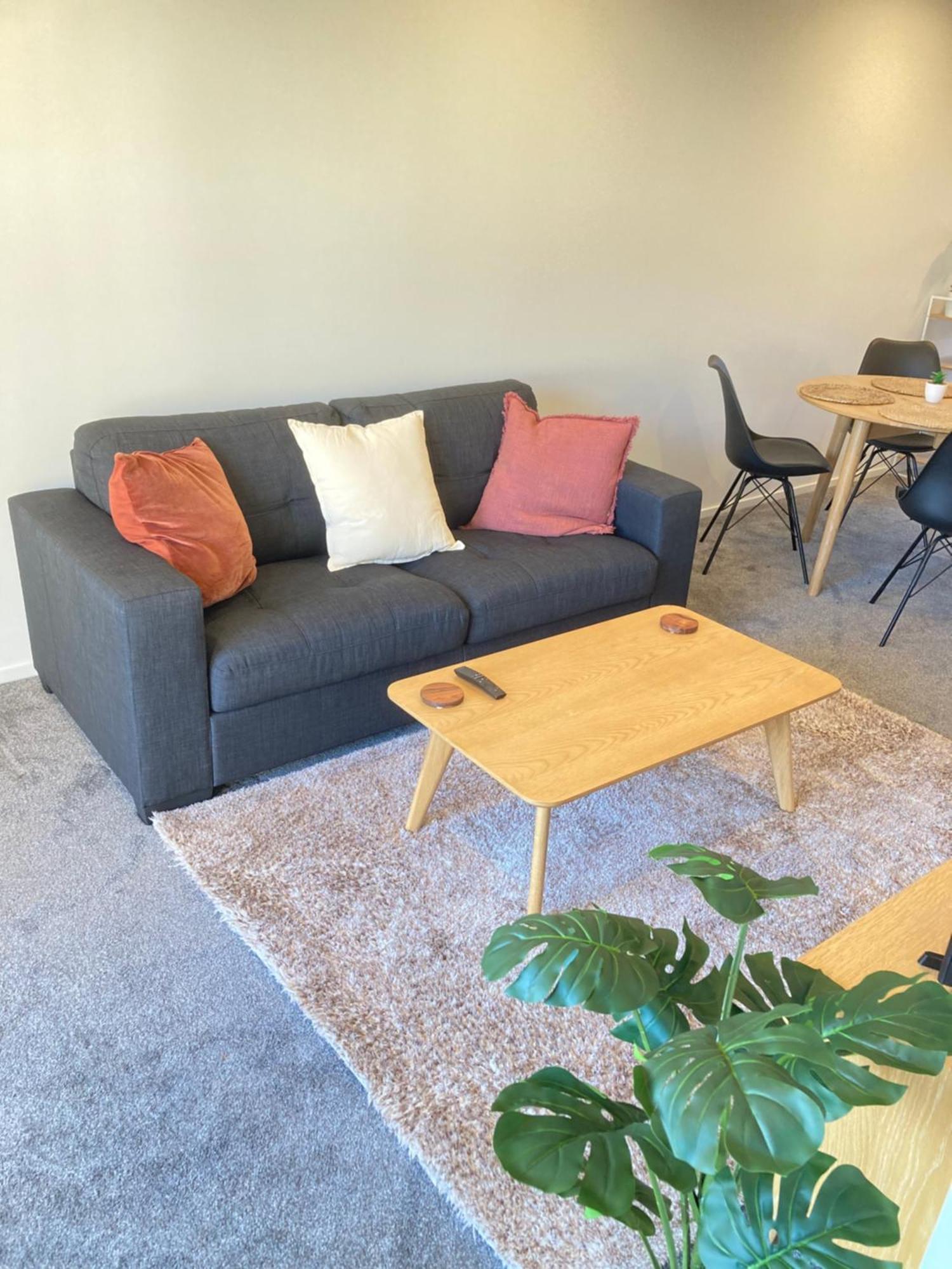 Cheerful 2 Bedroom Townhouse In Addington! 크라이스트처치 외부 사진
